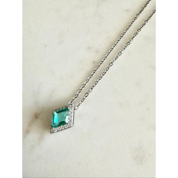 Bright aqua green cubic zirconia lozenge cut pendant necklace - Picture 5 of 6